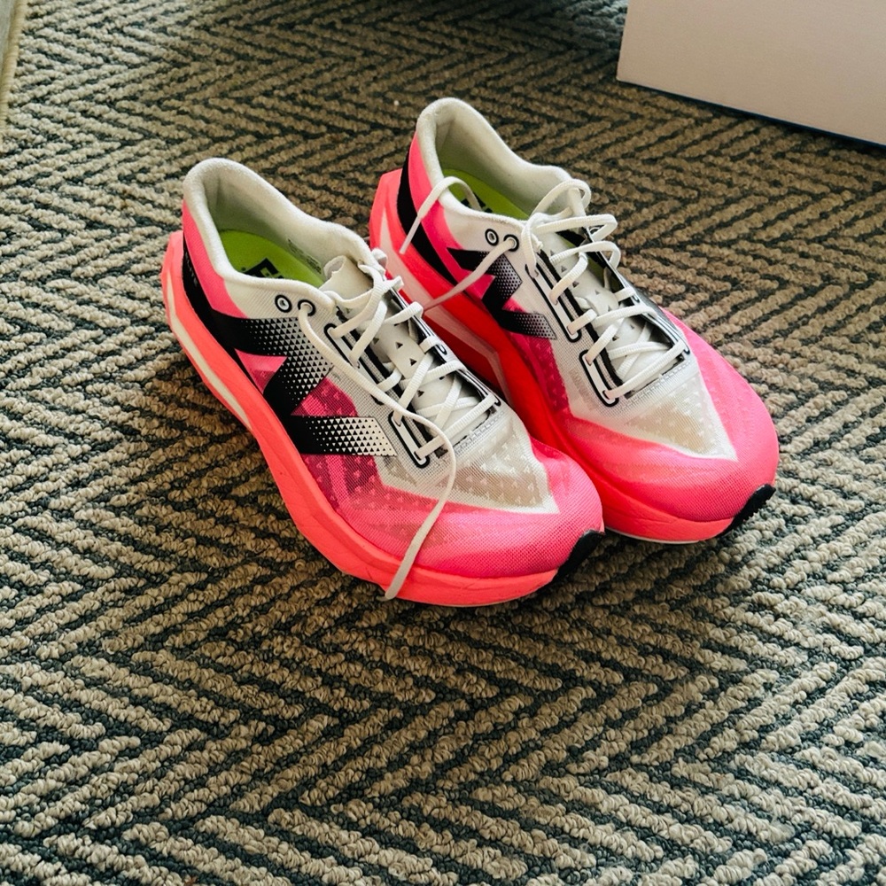 New Balance Fuel Cell Supercomp Elite V4 Hot Pink Women’s 7.5 Good Condition